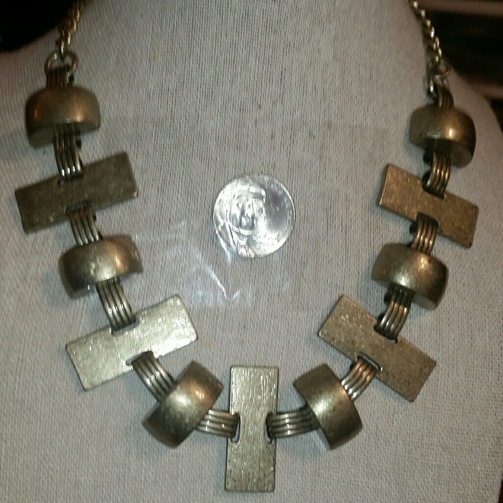 Jewelmint Gold 'Astoria' Statement Necklace